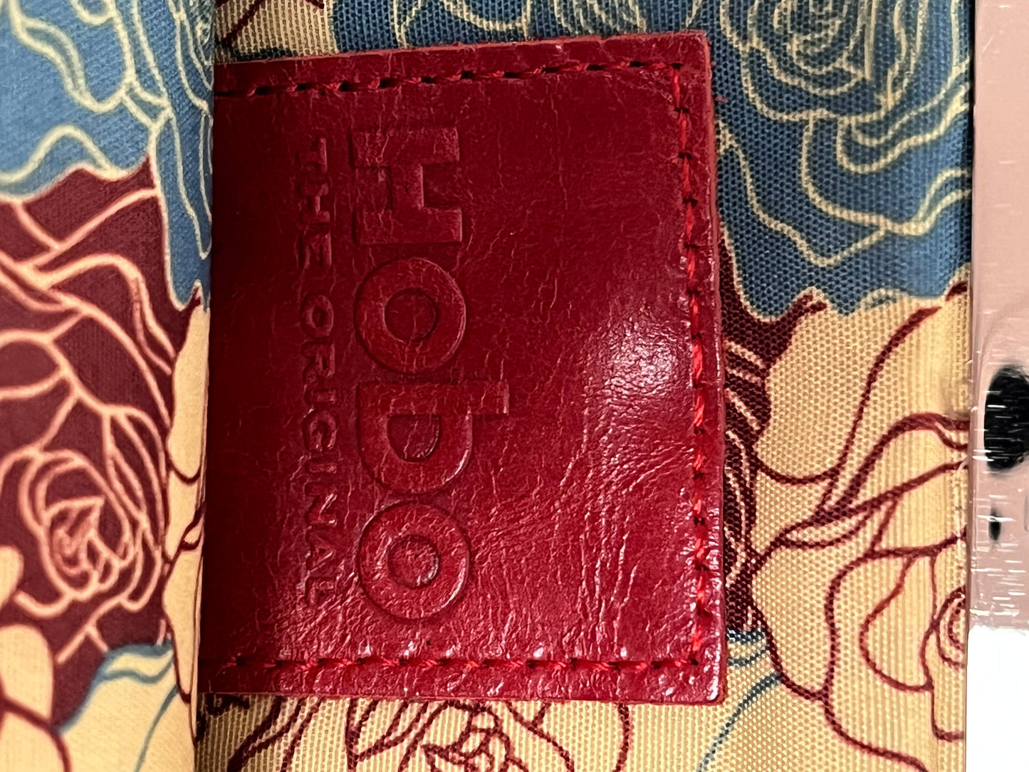 Hobo Wallet Gray Alice Distressed Kiss Lock