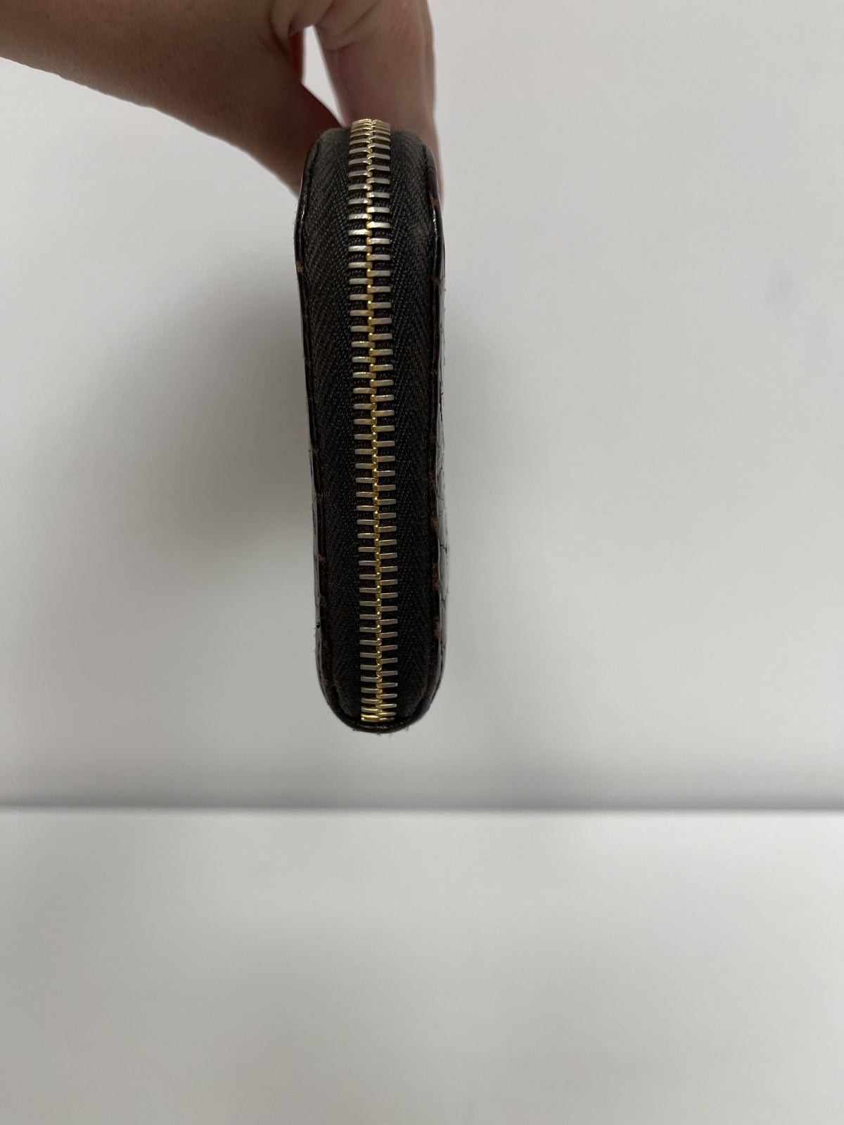 041805-3