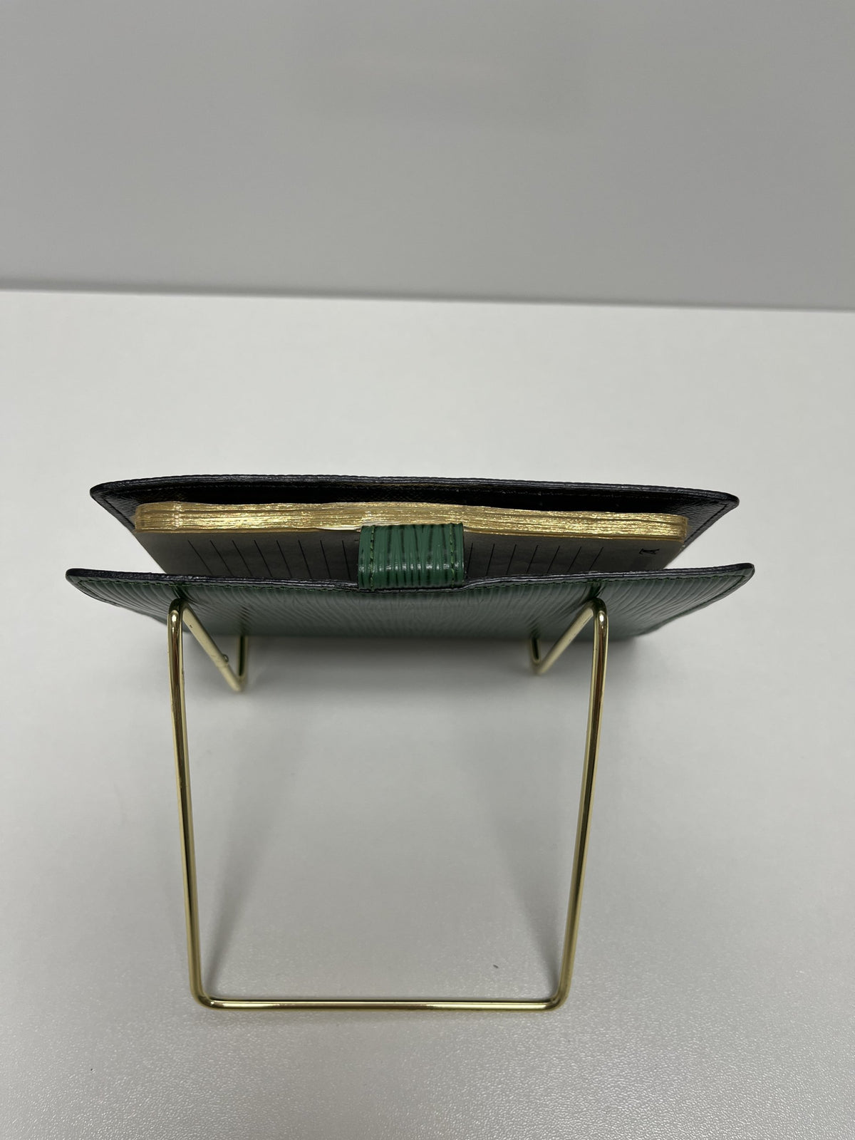 042809-5