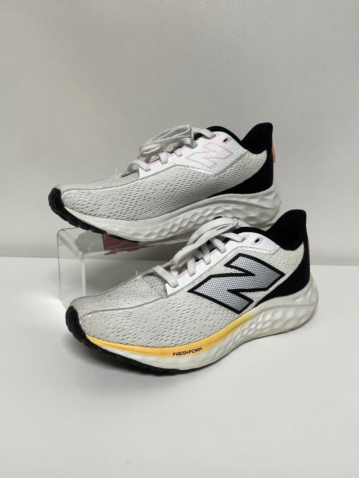 New Balance Shoes White & Black  6.5