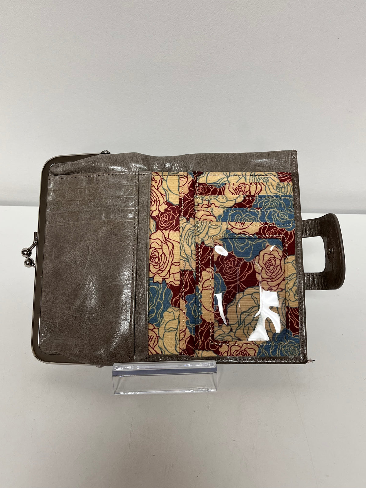 Hobo Wallet Gray Alice Distressed Kiss Lock