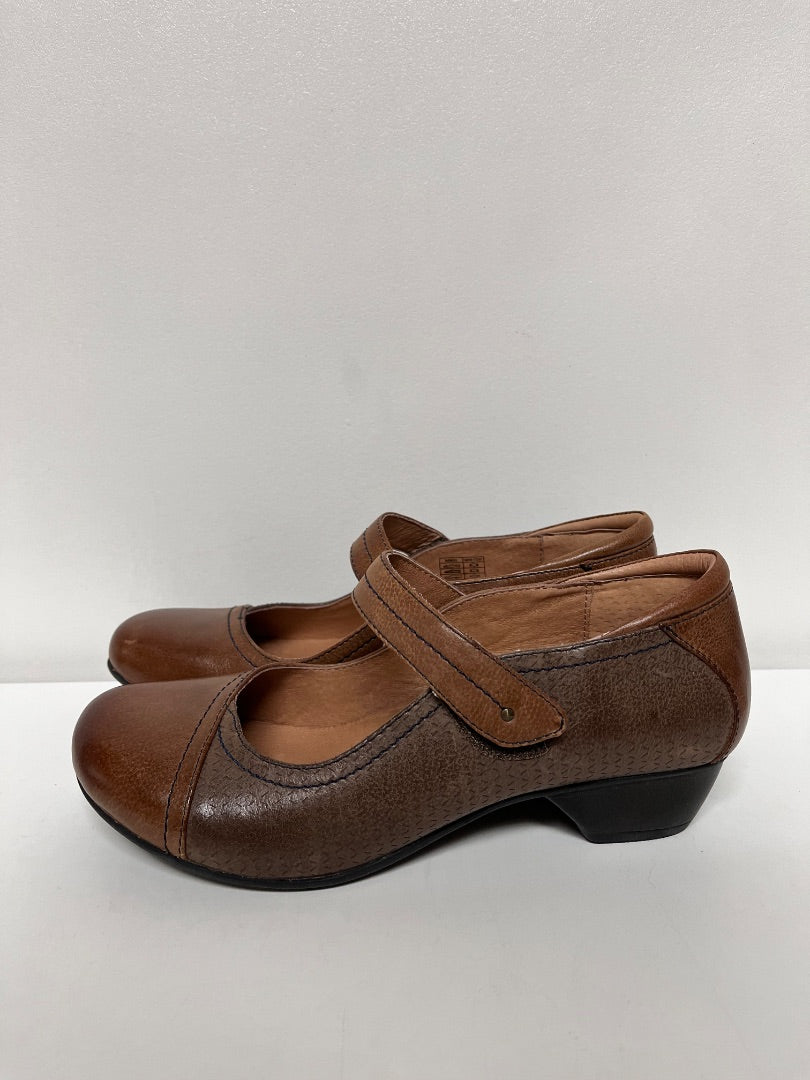 Taos Shoes Saddle Tan Mambo 9
