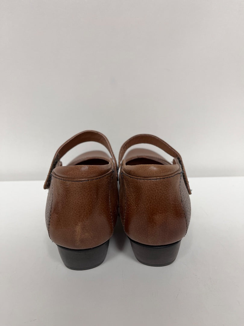 Taos Shoes Saddle Tan Mambo 9
