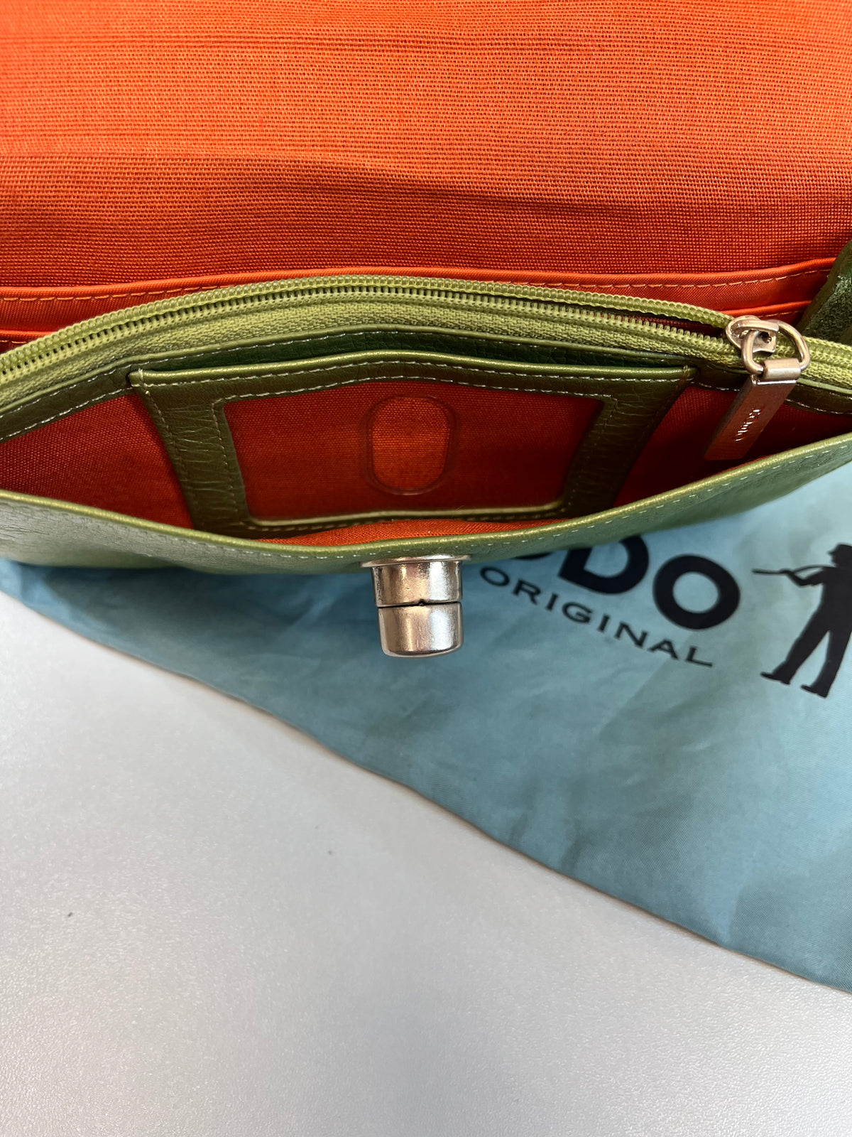 Hobo Wallet Green Vintage Turnlock Y2K