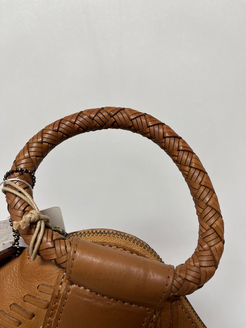 HOBO Wristlet Harvest Wheat NWT Sable Clutch