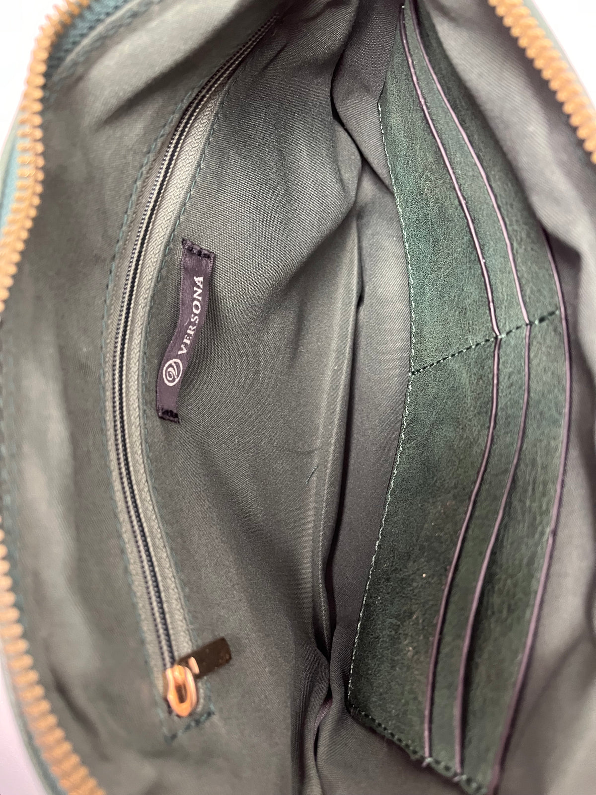 Versona Wristlet Green