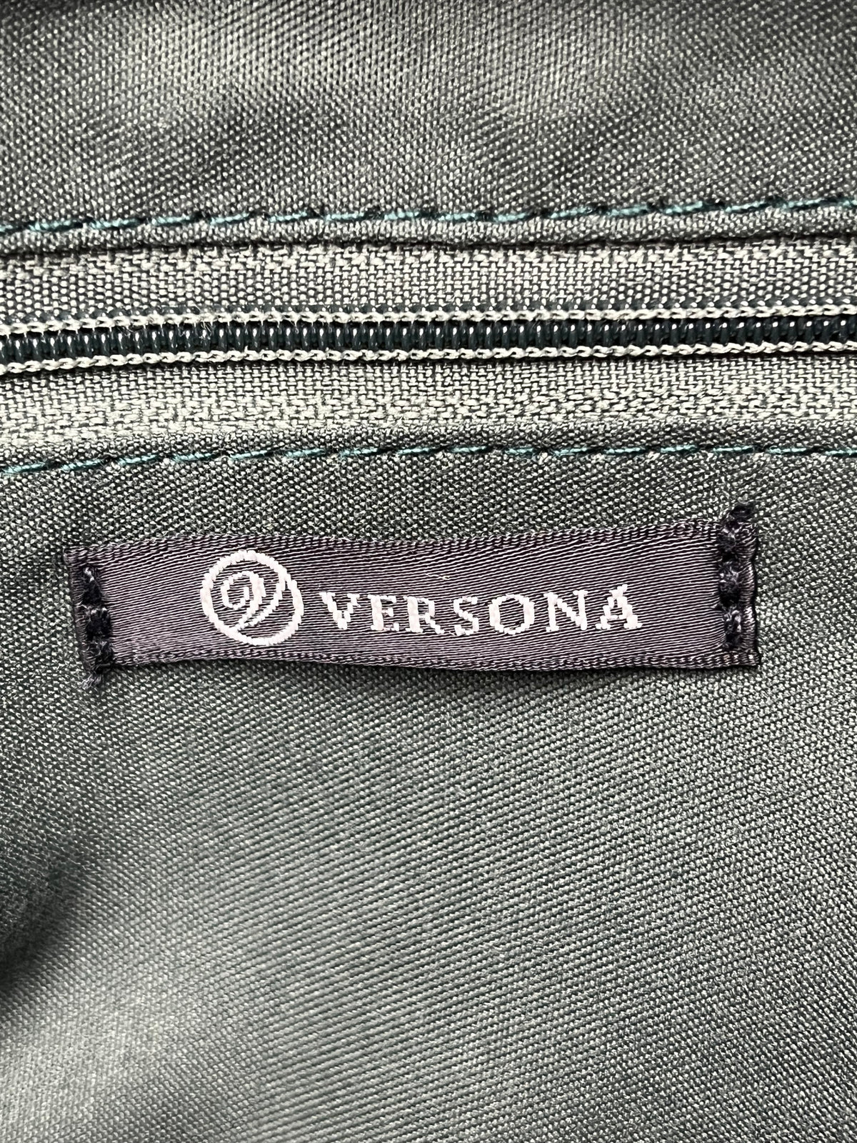 Versona Wristlet Green