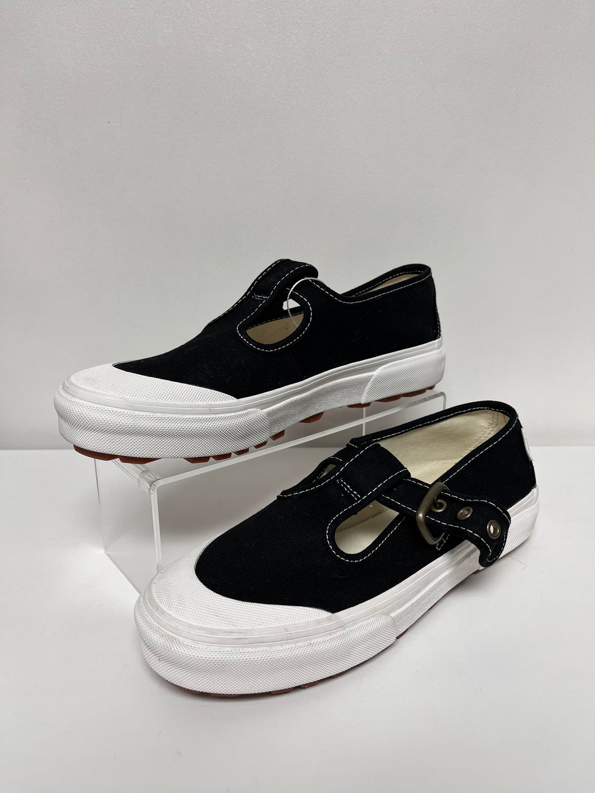 Vans Shoes Black & White NEW 8