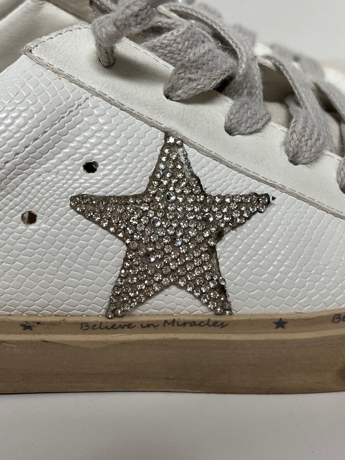 Mi.iM Shoes White & Red Star 8.5