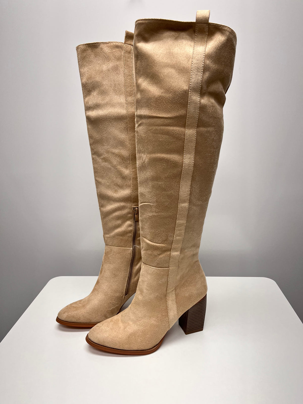 Boots Tan  9.5