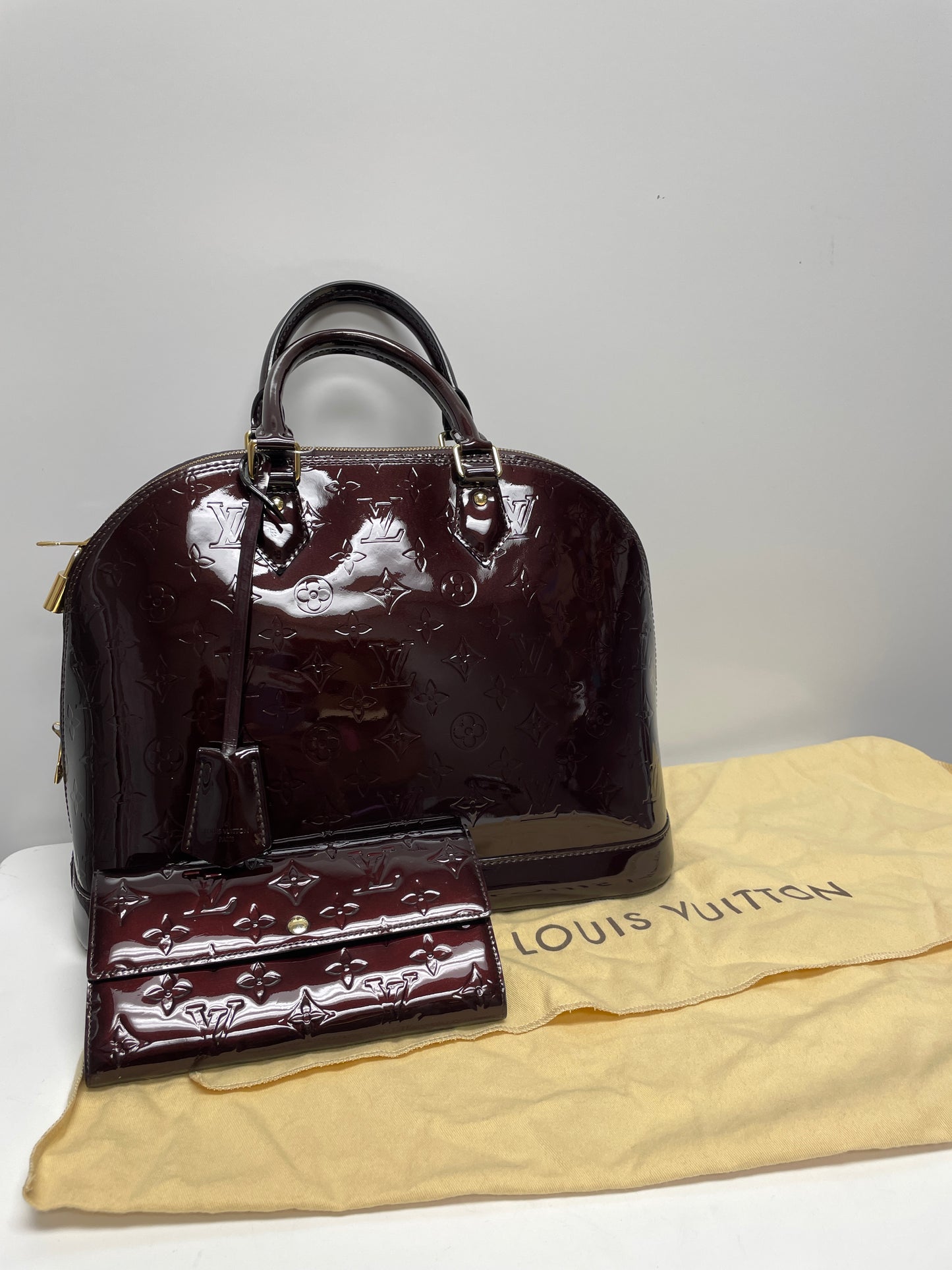 Louis Vuitton Handbag Amarante Maroon Monogram Vernis Alma MM w/ Sarah Wallet 2014